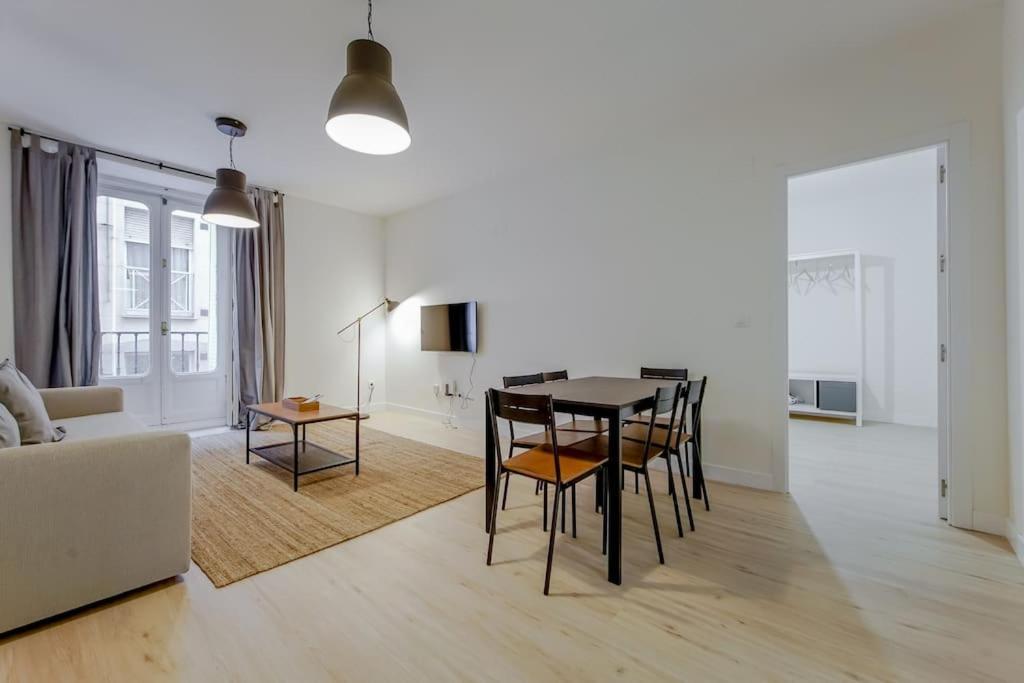 Modern Apt Para 6Px En La Plaza De Tirso De Molina Madrid Exterior foto