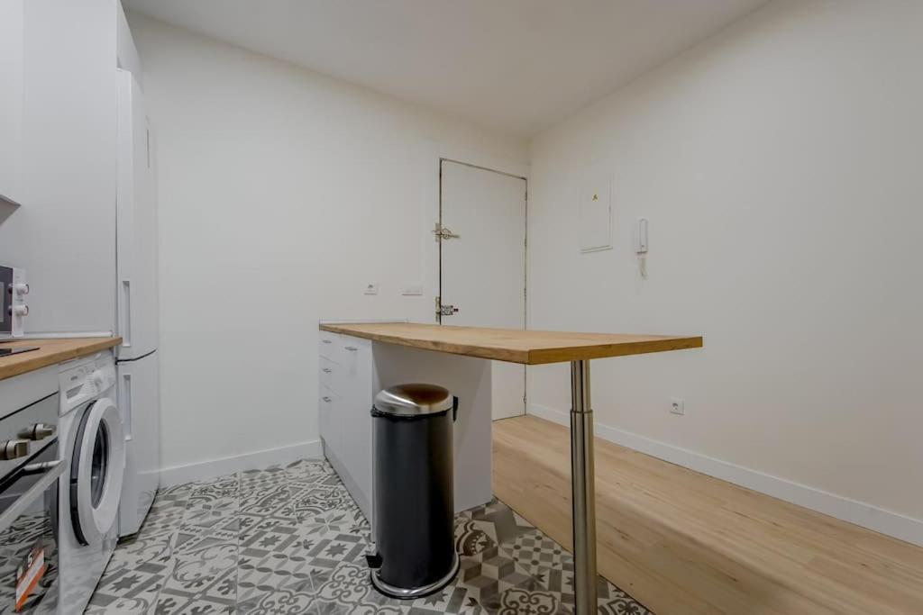 Modern Apt Para 6Px En La Plaza De Tirso De Molina Madrid Exterior foto
